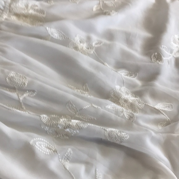 White embroidered romper - Picture 3 of 4